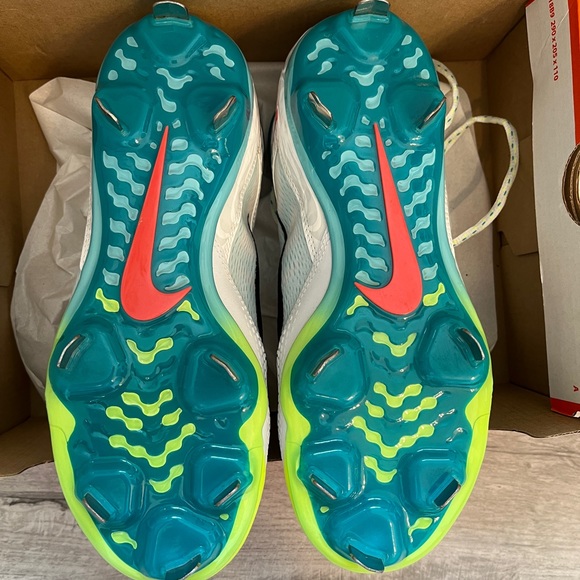 Nike Hyperdiamond 4 Elite Women's Softball Cleats 8.5 - Picture 6 of 7